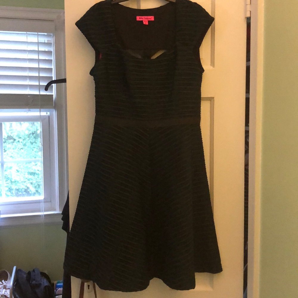 BNWOT Betsey Johnson Dress